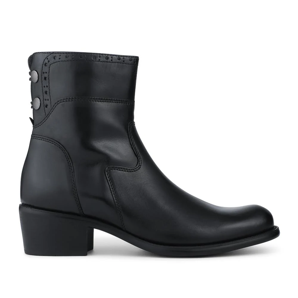 Laurelle Leather Zip Fasten Ankle Boots - LAURELLE / 328 214 - Black - Image 2