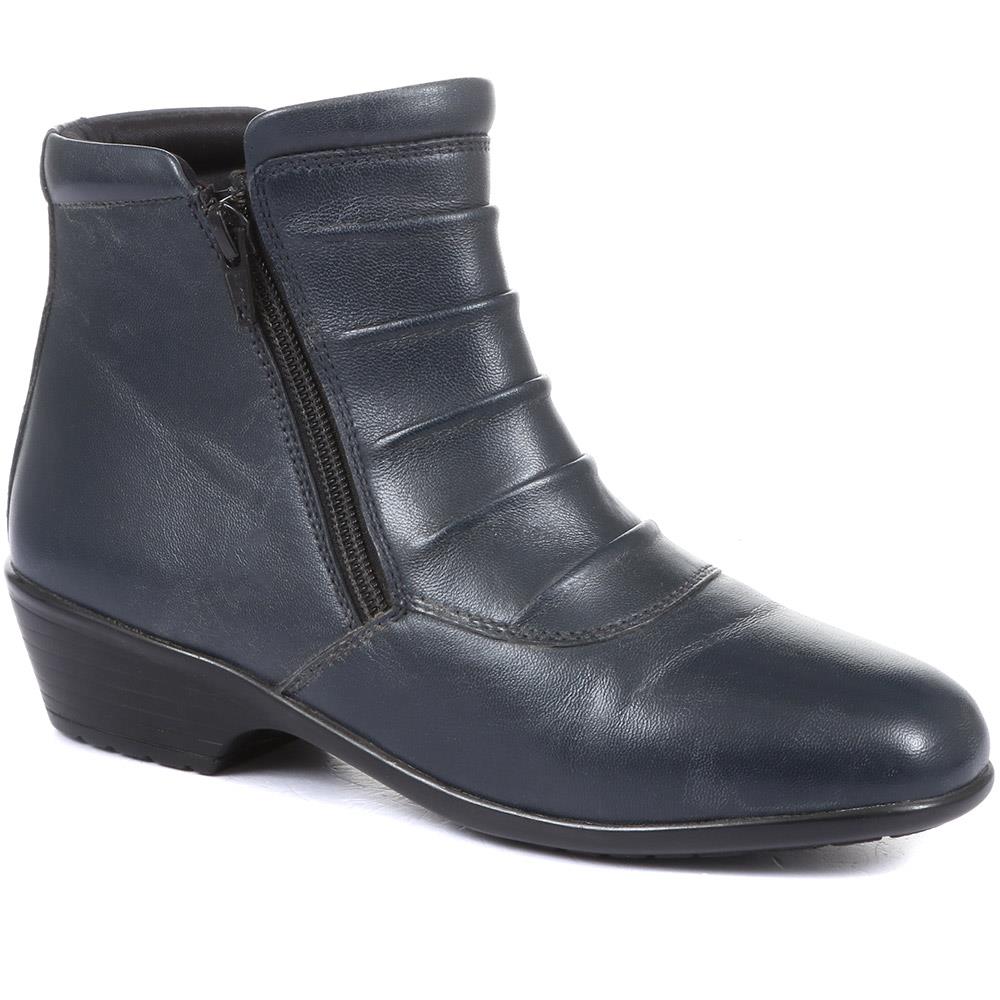 Leather Ankle Boot - KF34007 / 320 900 - Navy