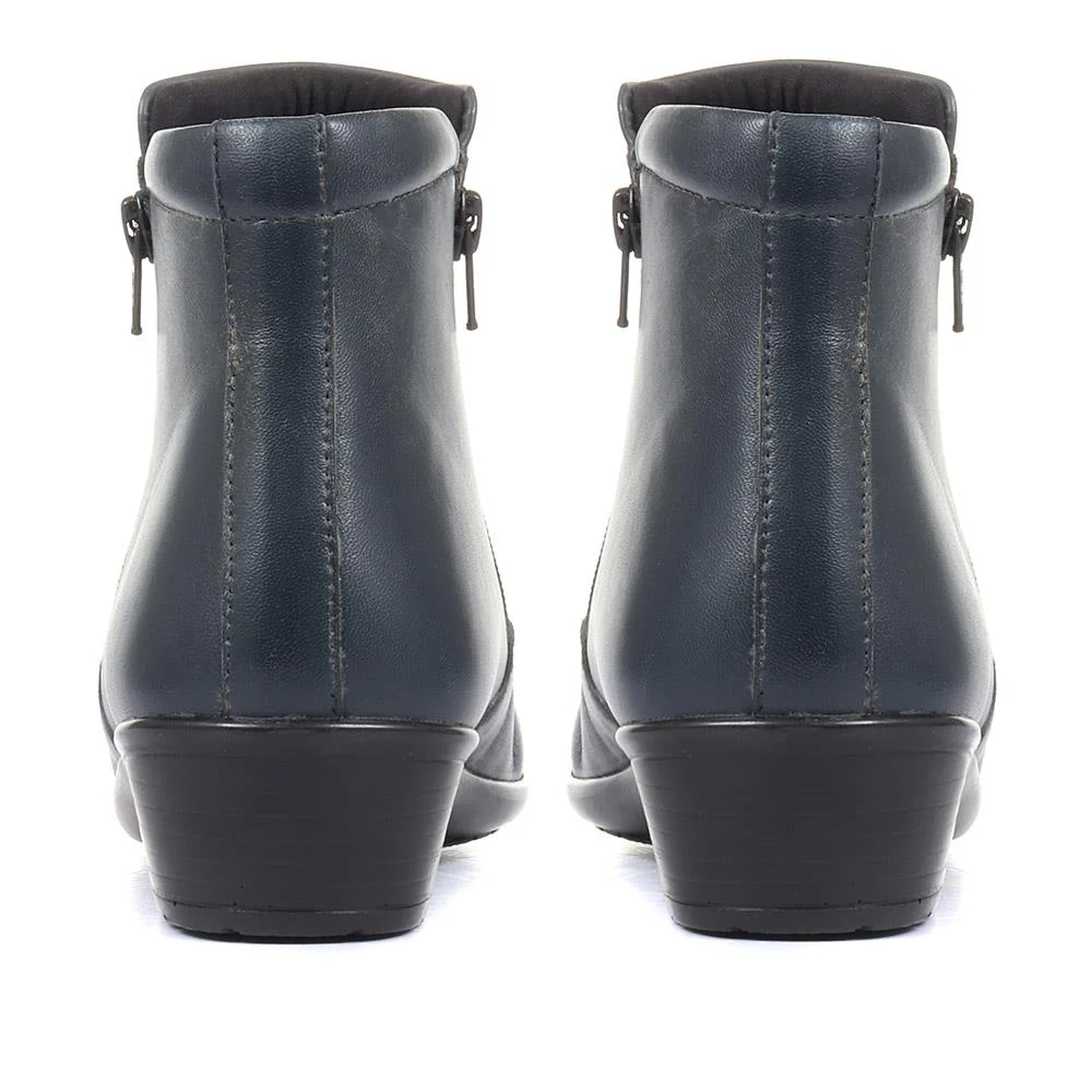 Leather Ankle Boot - KF34007 / 320 900 - Navy - Image 3