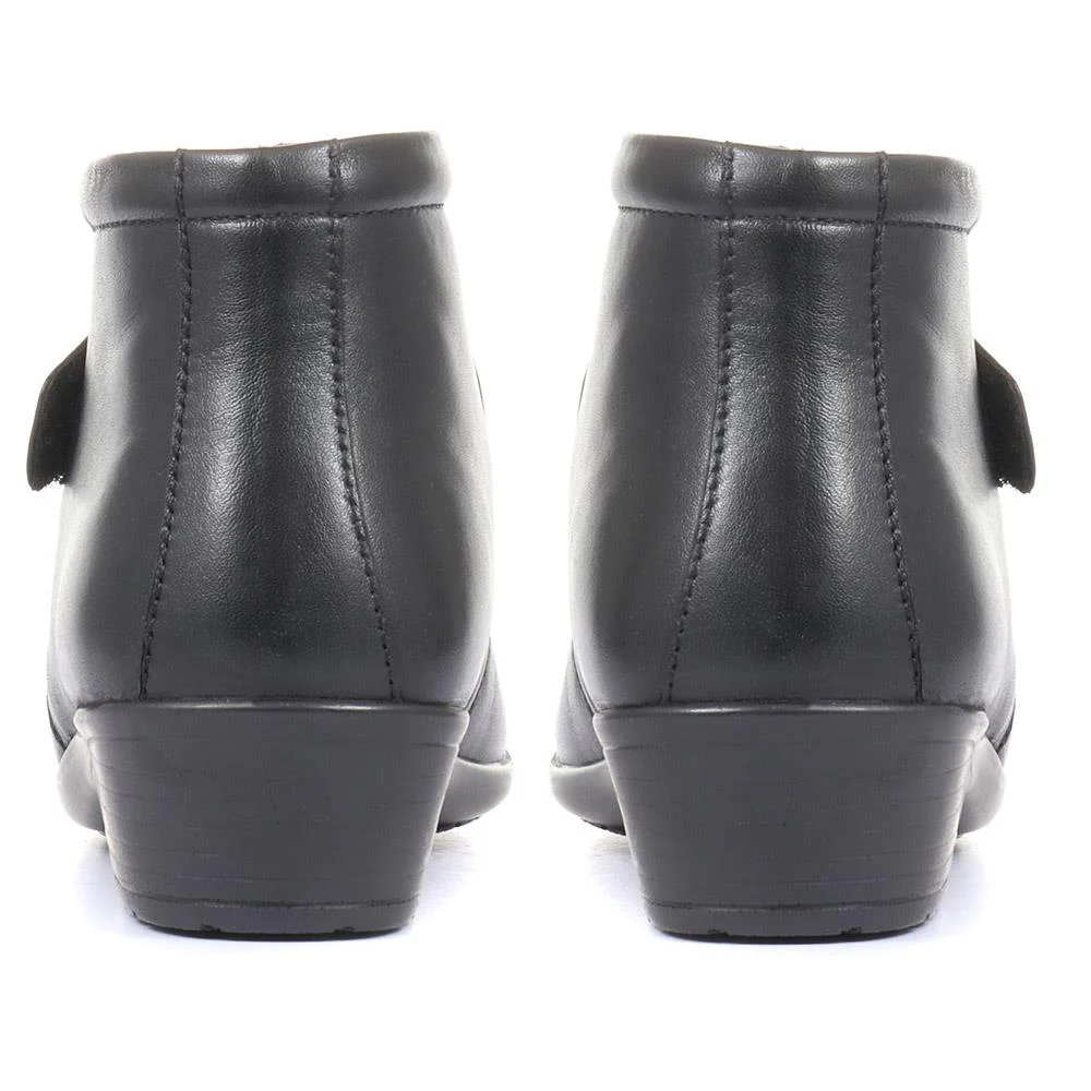 Leather Ankle Boots - KF28026 / 313 332 - Black - Image 3