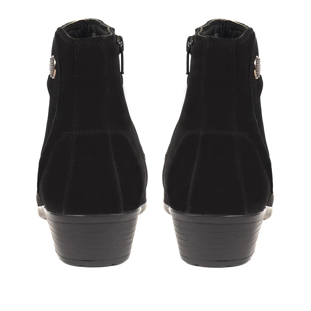 Leather Ankle Boots - KF30004 / 316 380 - Black - Image 3