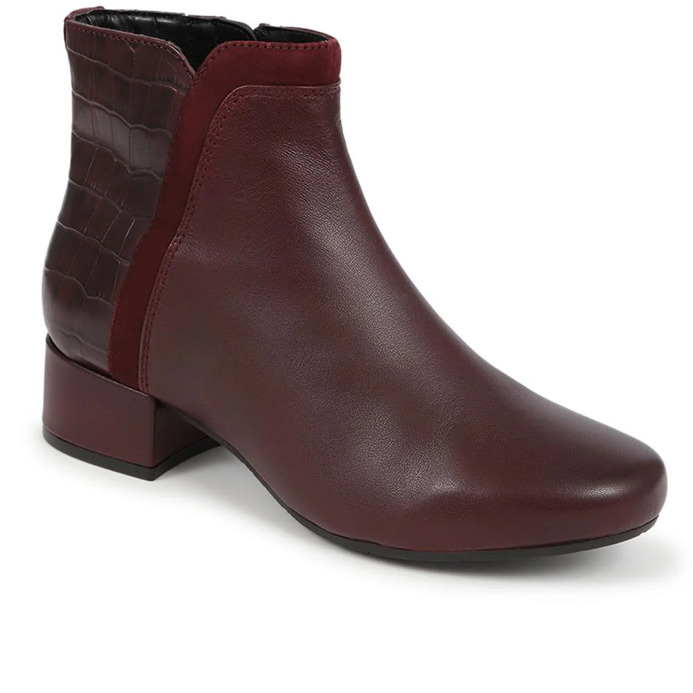 Leather Ankle Boots - VAN39071 / 326 555 - Burgundy