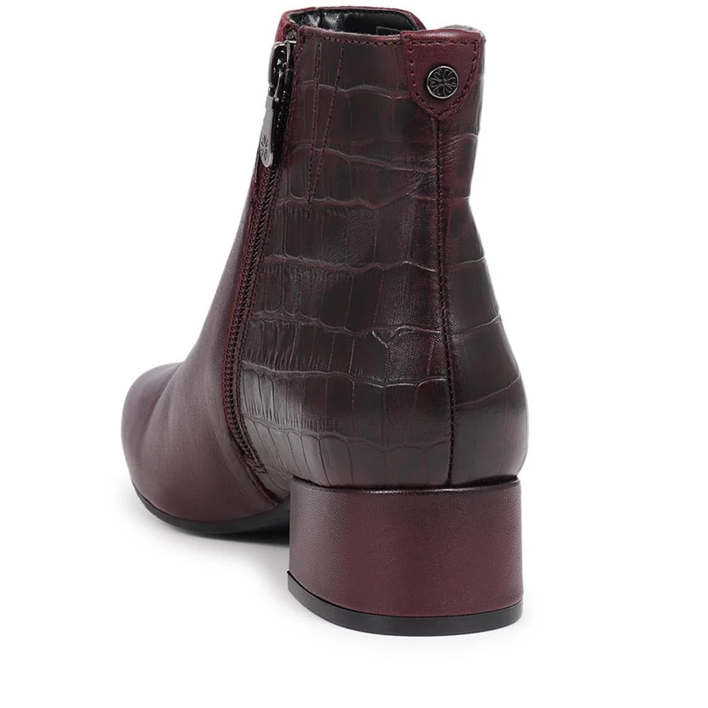 Leather Ankle Boots - VAN39071 / 326 555 - Burgundy - Image 3