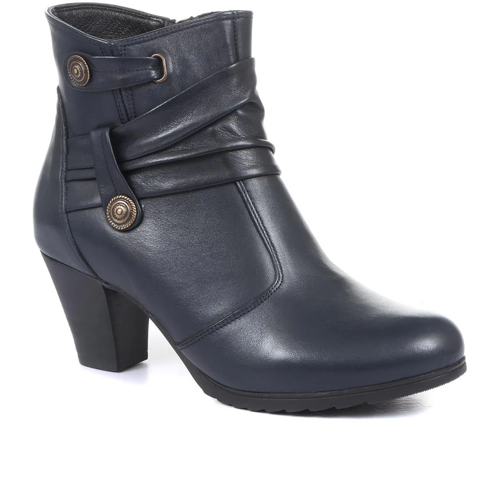 Leather Ankle Boots - VED34003 / 320 367 - Navy