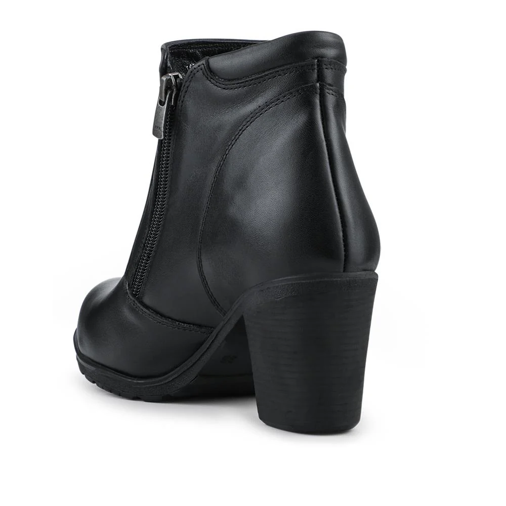 Leather Block Heel Ankle Boots - VED42004 / 328 541 - Black - Image 3