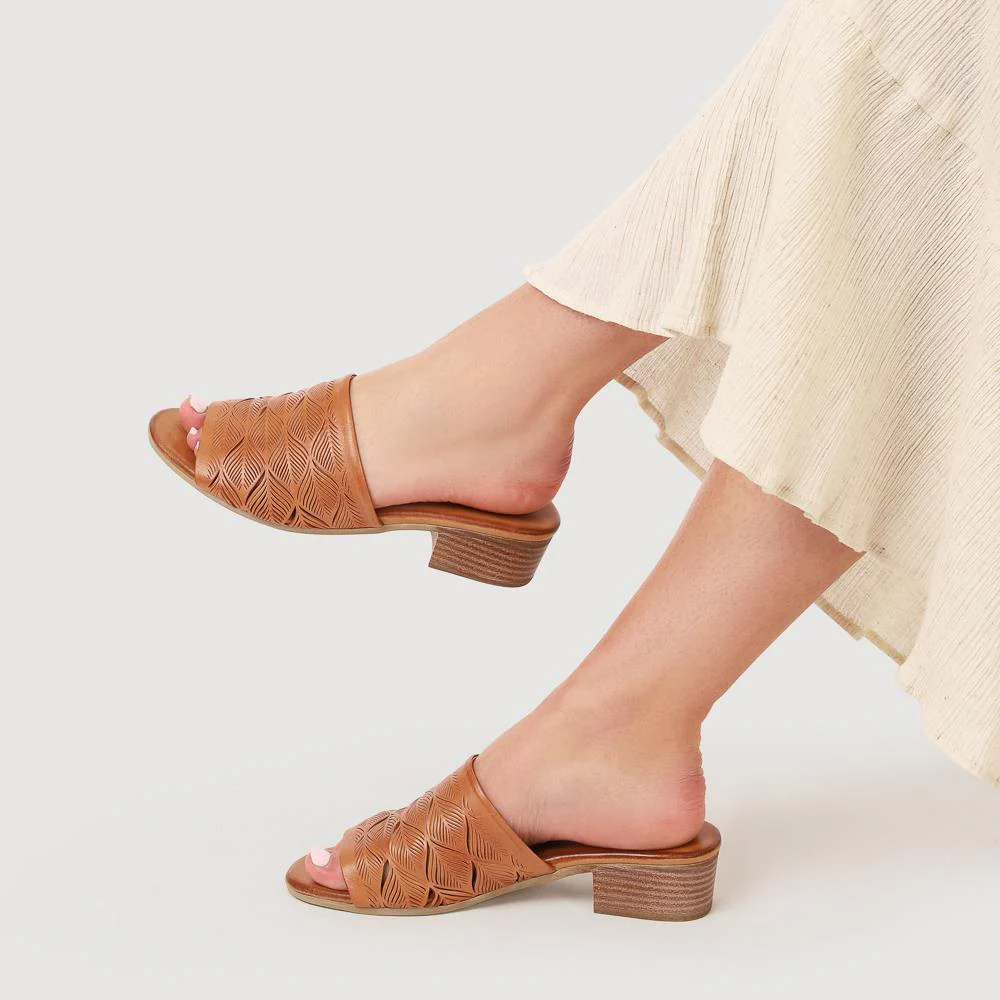 Leather Block-Heeled Mules - BELMET41006 / 327 231 - Tan - Image 5
