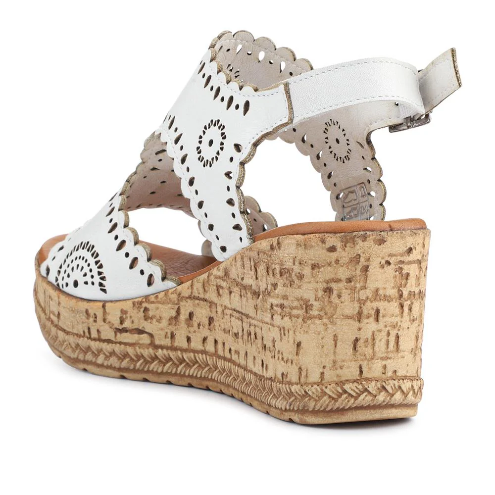 Leather Buckle-Fastening Wedge Sandals - LUCK41012 / 327 609 - White - Image 3