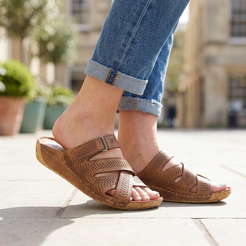 Leather Cut-Out Adjustable Strap Sandals - KARY43004 / 329 118 - Tan - Image 2