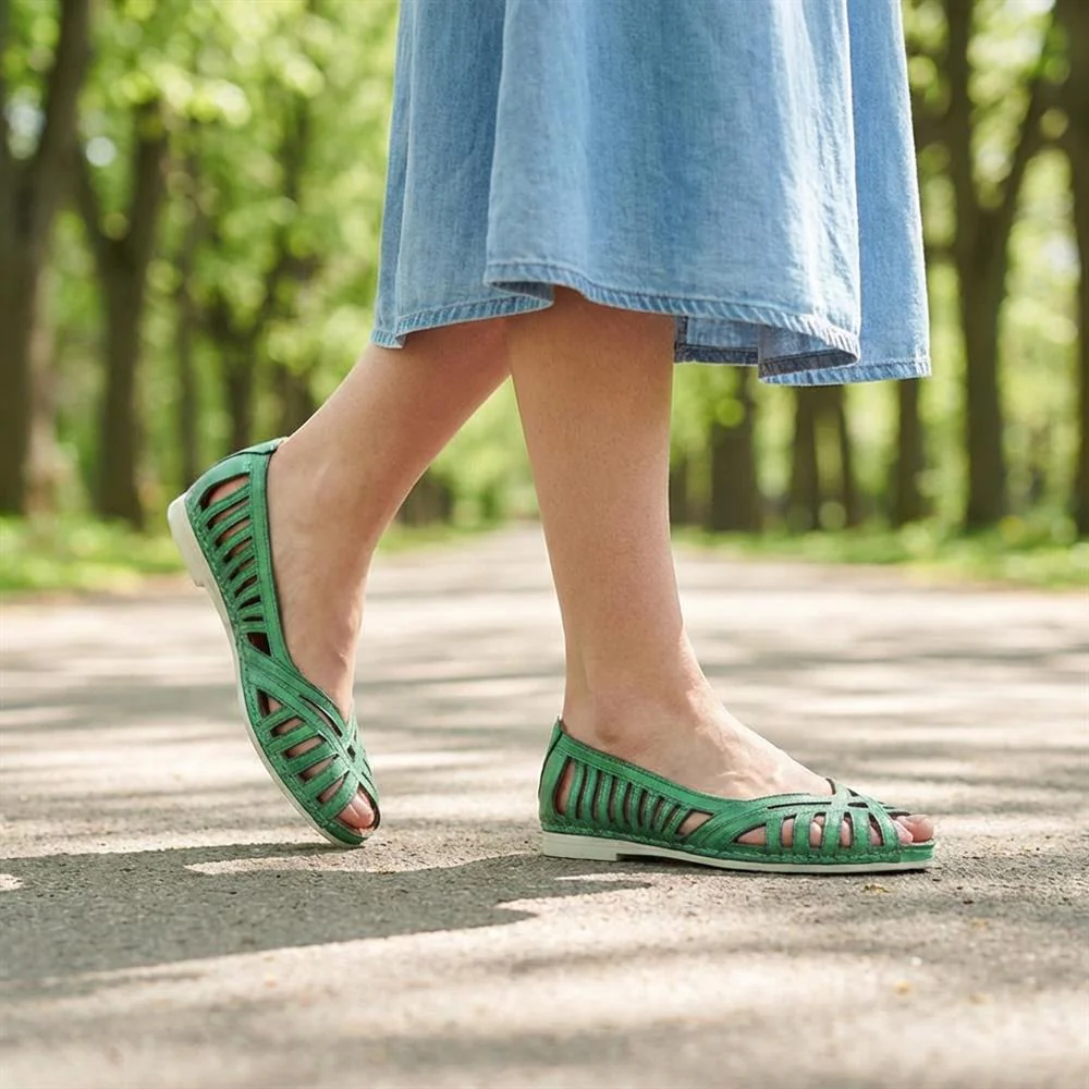 Leather Cut Out Peep Toe Flats - KARY43003 / 329 013 - Green - Image 2