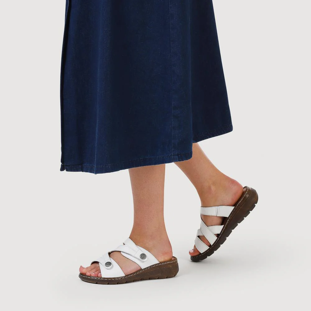 Leather Dual-Fastening Sandals - LUCK41011 / 327 393 - White - Image 5