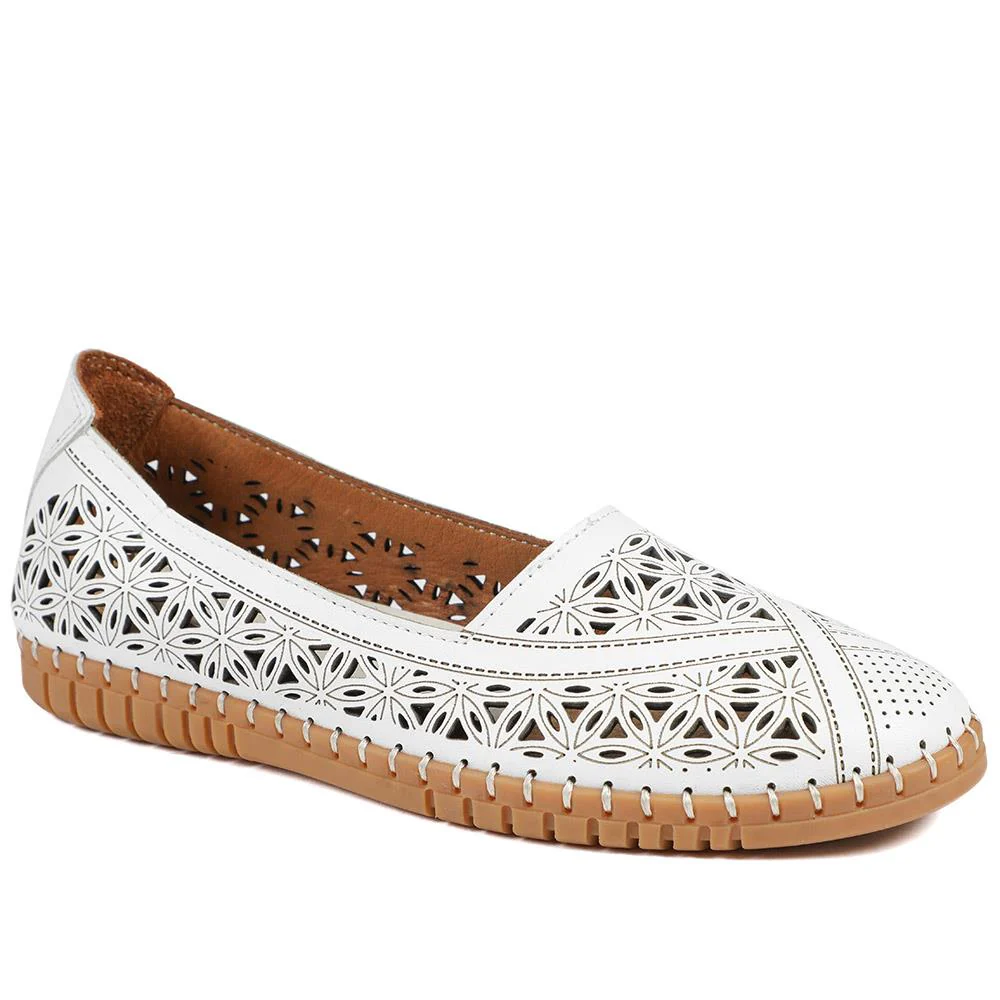 Leather Laser Cut Pumps - KARY43001 / 328 826 - Image 2