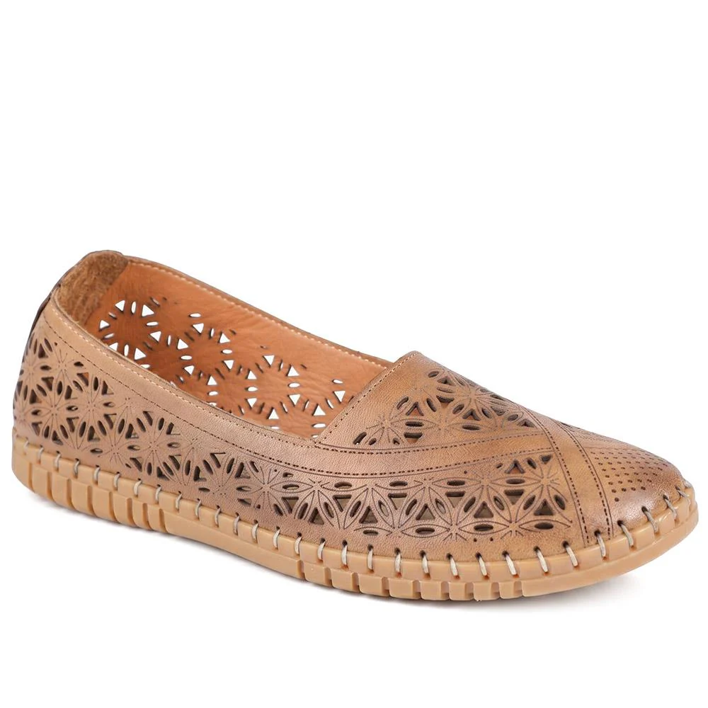 Leather Laser Cut Pumps - KARY43001 / 328 826