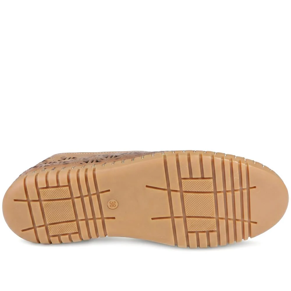 Leather Laser Cut Pumps - KARY43001 / 328 826 - Tan - Image 5