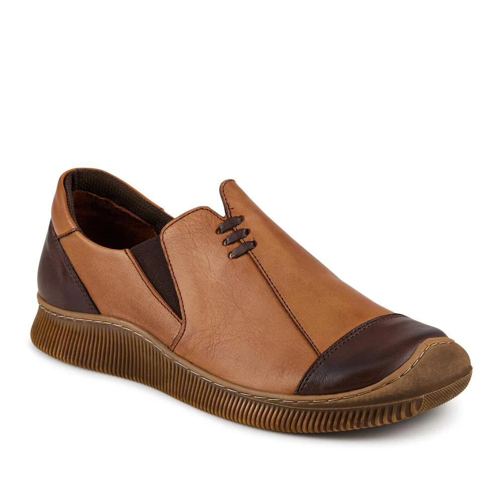 Leather Slip-On Casual Shoes - KARY42002 / 328 523 - Tan-Brown