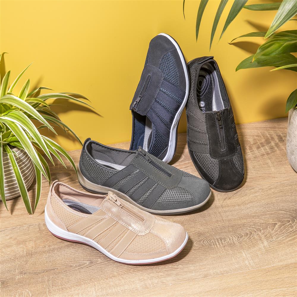 Leather Slip-On Shoes - BRK24000 / 308 245 - Black - Image 5
