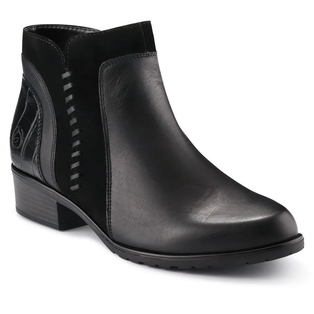 Leather Stitched Ankle Boots - DRS40512 / 326 359
