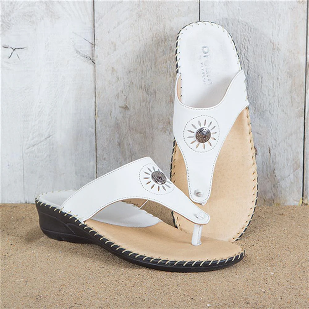 Leather Toe Post with Metal Centre Stud - KFFLY1901 / 146 506 - White - Image 5