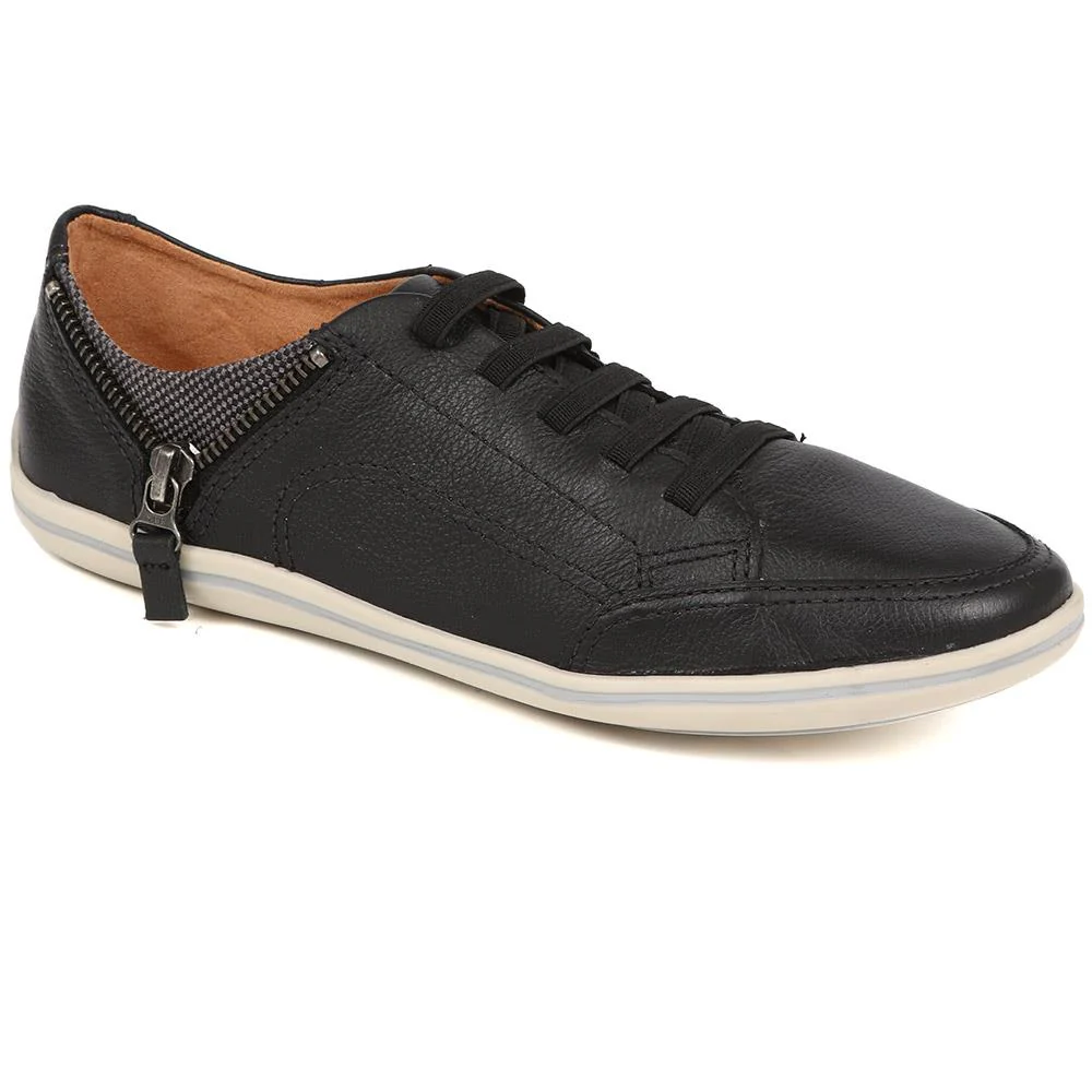 Leather Trainer with Zip Detail - BOT25018 / 309 566