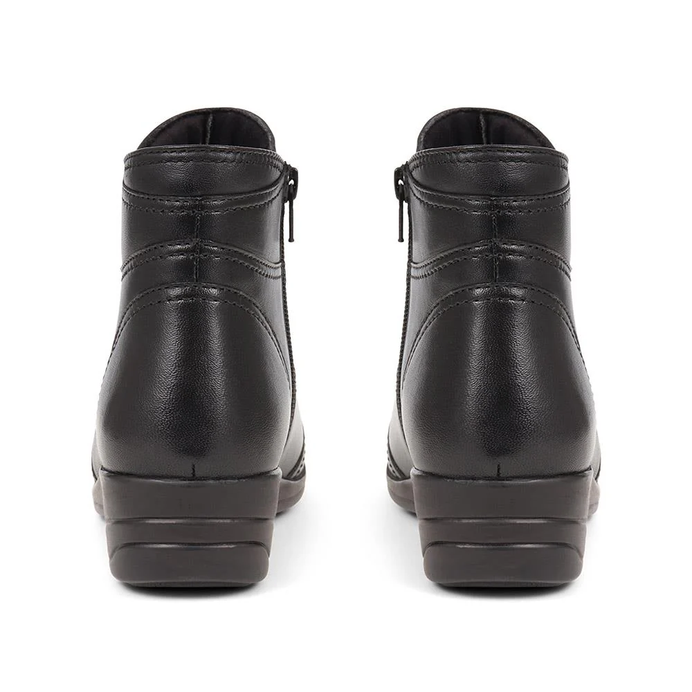 Leather Wedge Ankle Boots - KF38008 / 324 492 - Black - Image 3