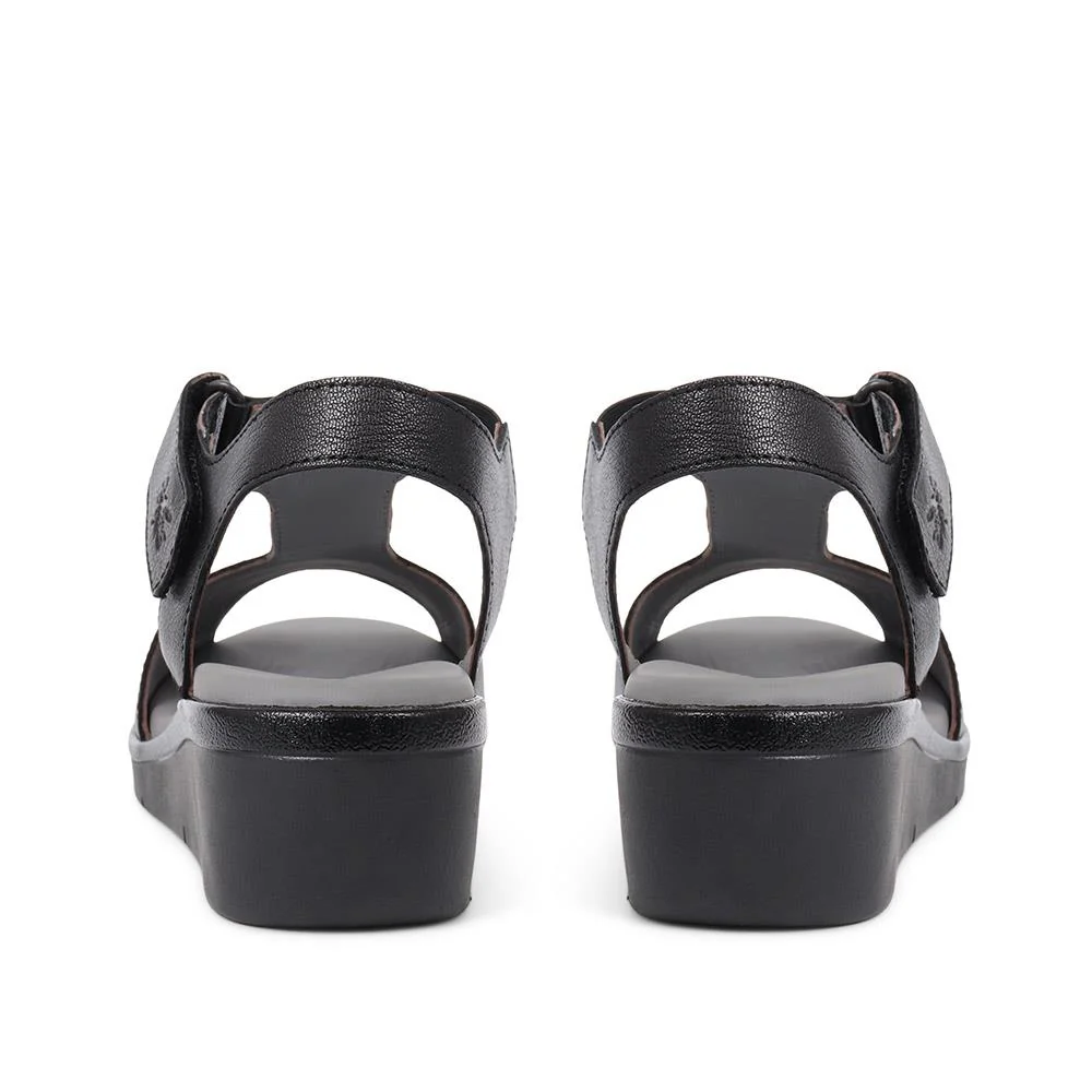 Leather Wedge Sandals - FLYLO37007 / 323 681 - Black - Image 3