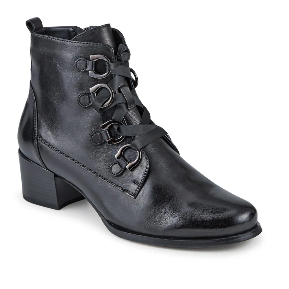 Legacy Leather Ankle Boots - LEGACY / 328 017 - Black