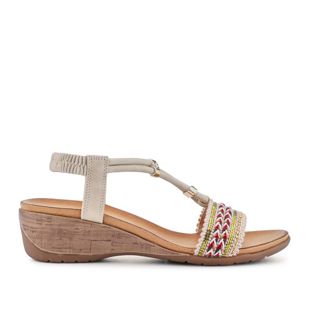 Lightweight Elasticated Wedge Sandals - BAIZH41040 / 327 415 - Beige - Image 2