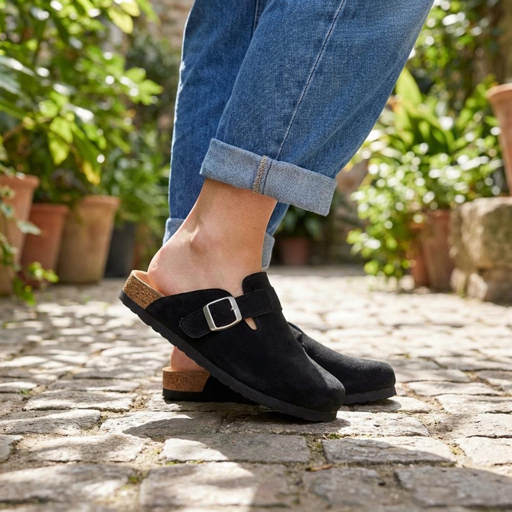 Lightweight Leather Clogs - WBINS41094 / 327 311 - Black - Image 2