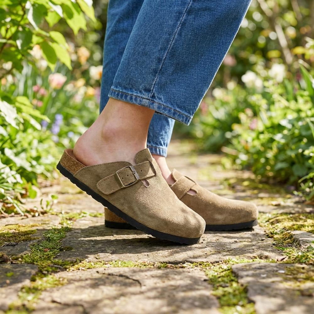 Lightweight Leather Clogs - WBINS41094 / 327 311 - Khaki - Image 2