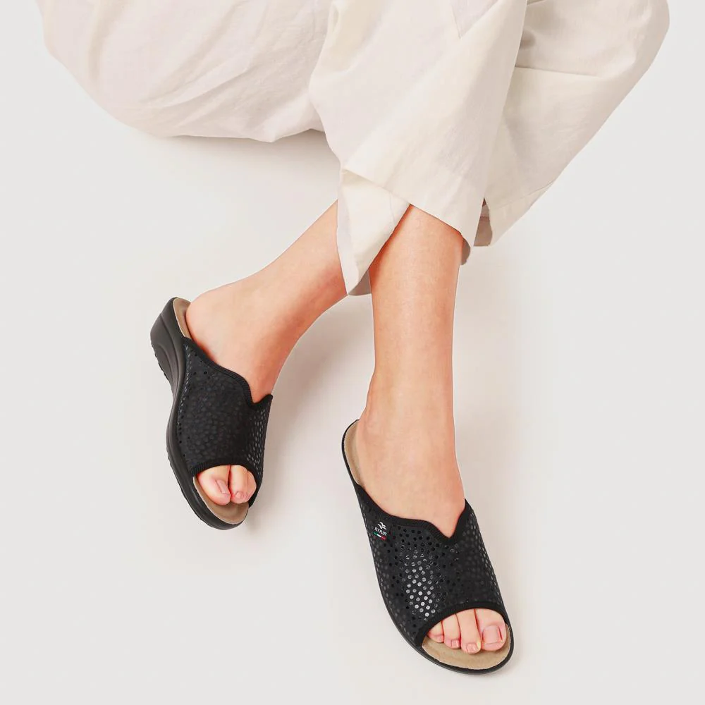 Lightweight Shock-Absorbing Leather Mules - FLY41045 / 326 673 - Black - Image 5