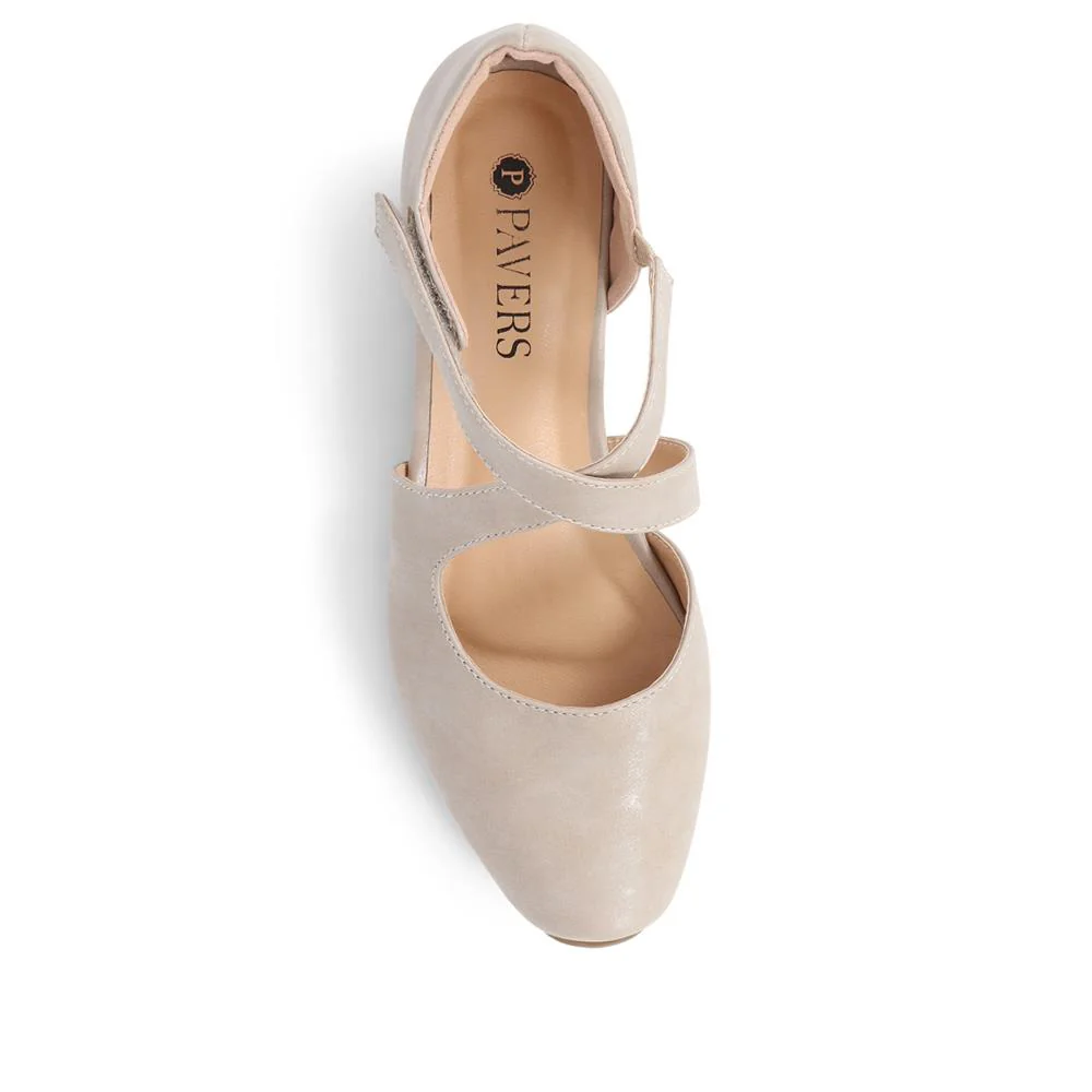 Low-Heeled Court Shoes - WBINS39078 / 325 127 - Taupe - Image 5