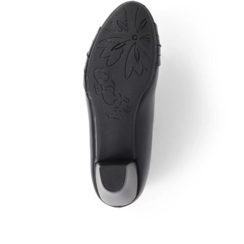 Low-Heeled Court Shoes - WK39011 / 324 955 - Black - Image 4