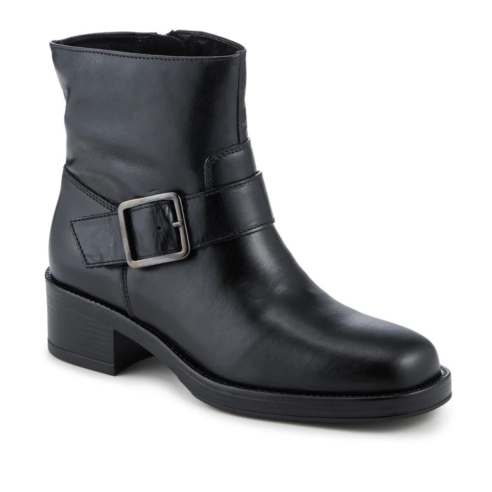Madonna Chunky Leather Ankle Boots - MADONNA / 327 777