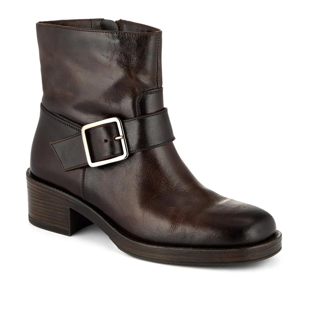 Madonna Chunky Leather Ankle Boots - MADONNA / 327 777