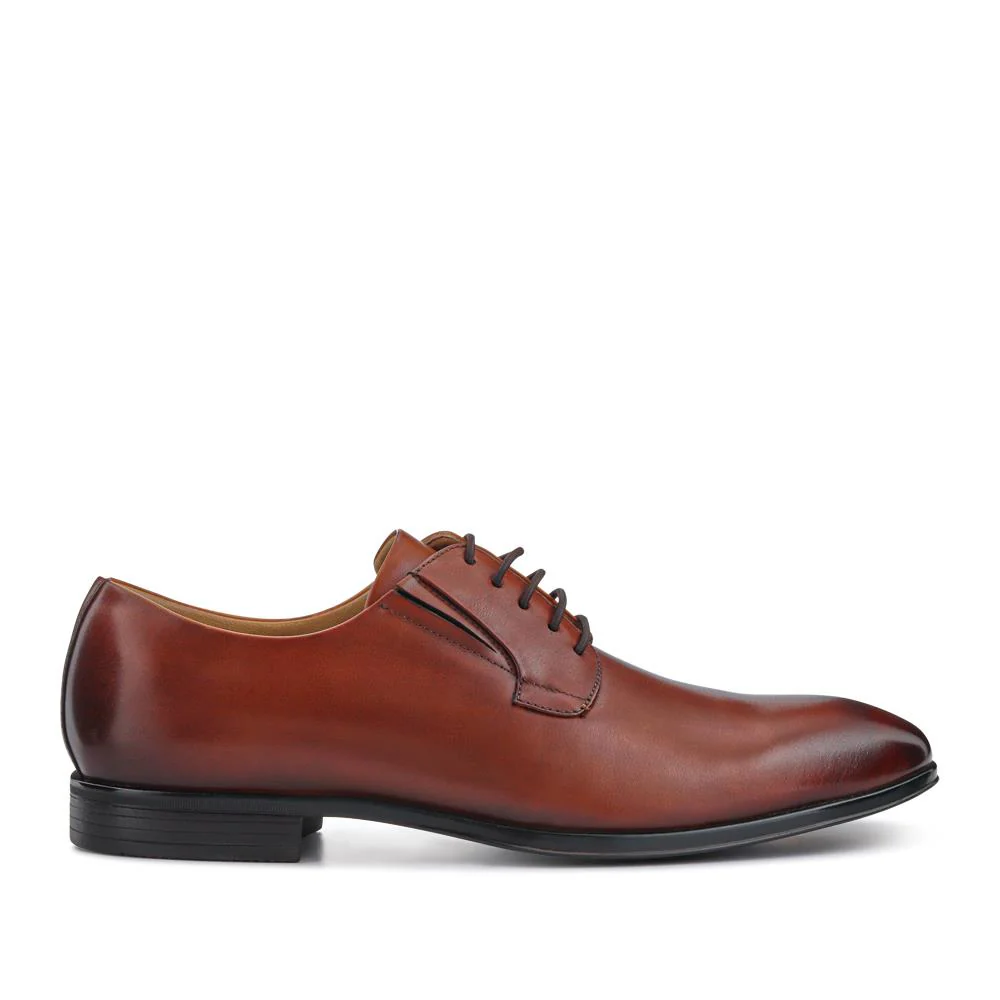 Manson Wide Fit Wax-Finished Leather Oxfords - MANSON / 327 066 - Cognac - Image 2