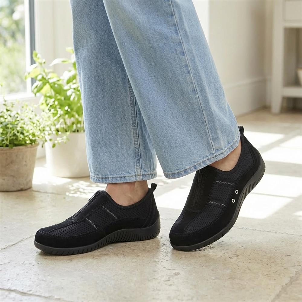 Memory Foam Leather Slip On Trainers - BRK43049 / 329 380 - Black - Image 2