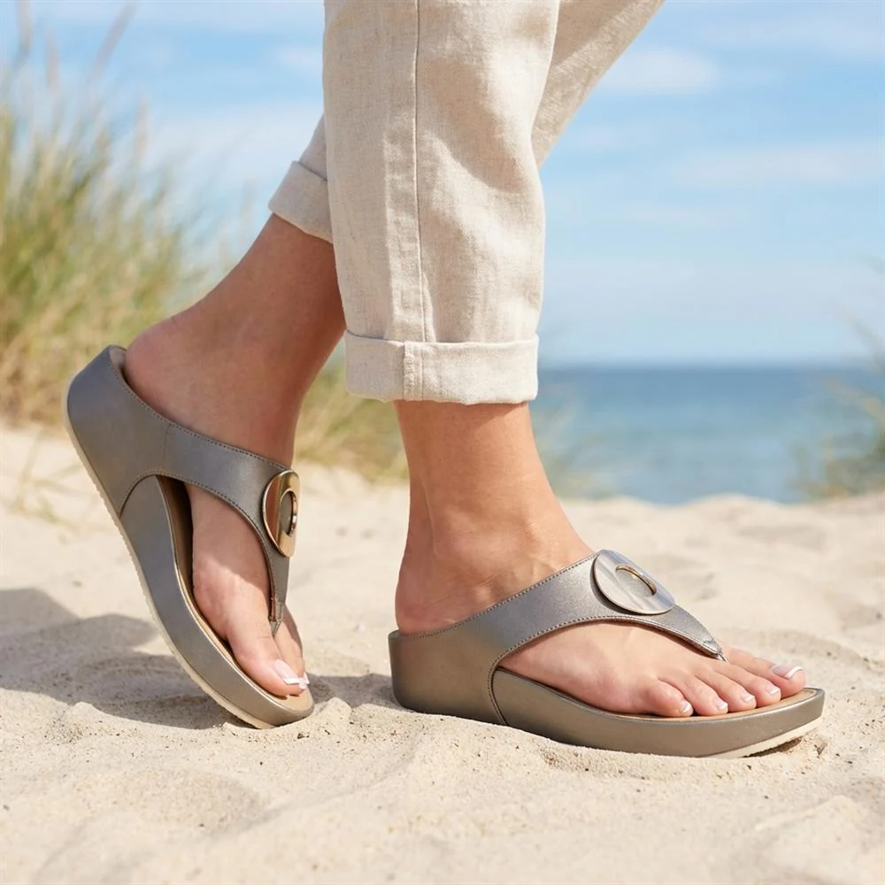Metallic Toe Post Sandals - BELBAIZH29037 / 315 770 - Pewter - Image 2