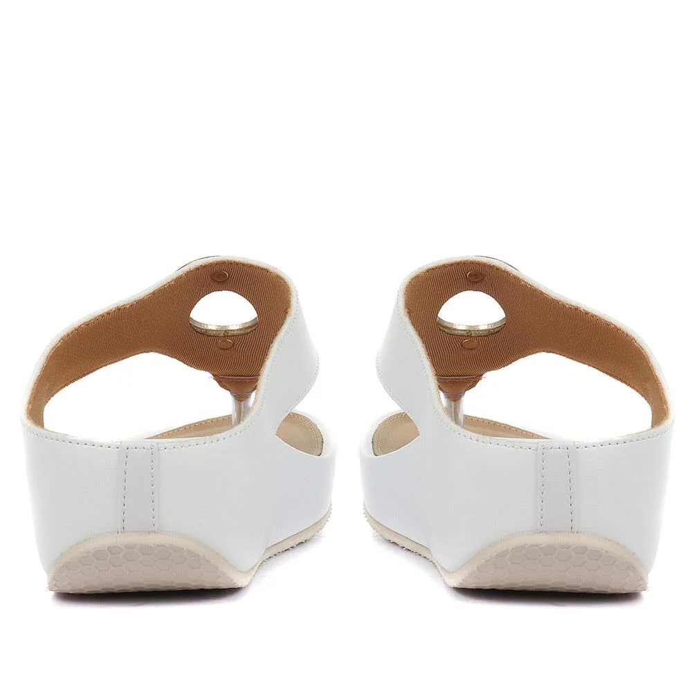 Metallic Toe Post Sandals - BELBAIZH29037 / 315 770 - White - Image 4