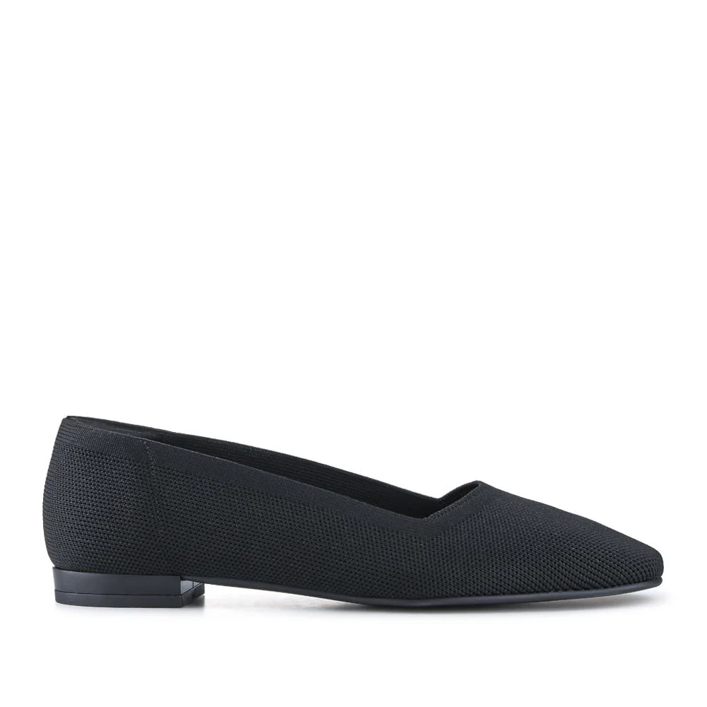 Olenka Casual Box-Toe Pumps - OLENKA / 327 850 - Black - Image 2