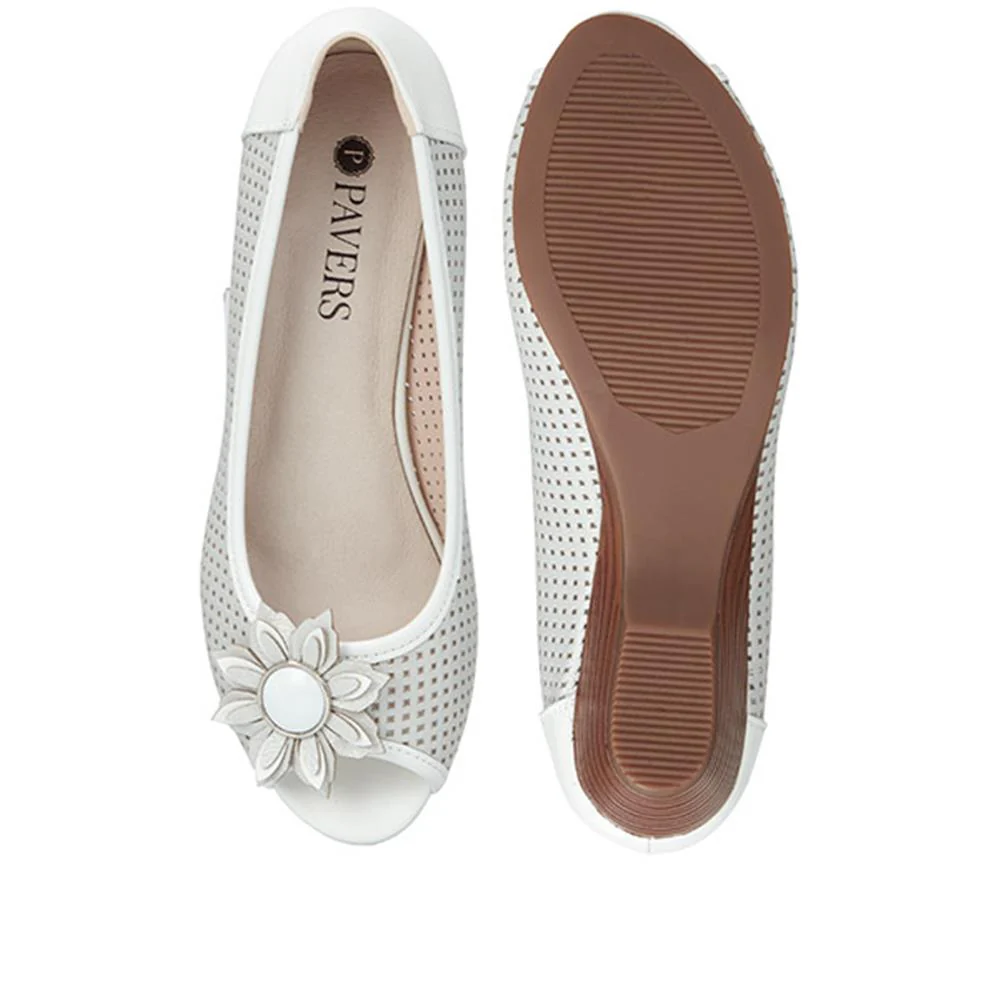 Open-Toed Pumps - SAND1900 / 135 753 - White-Silver - Image 5