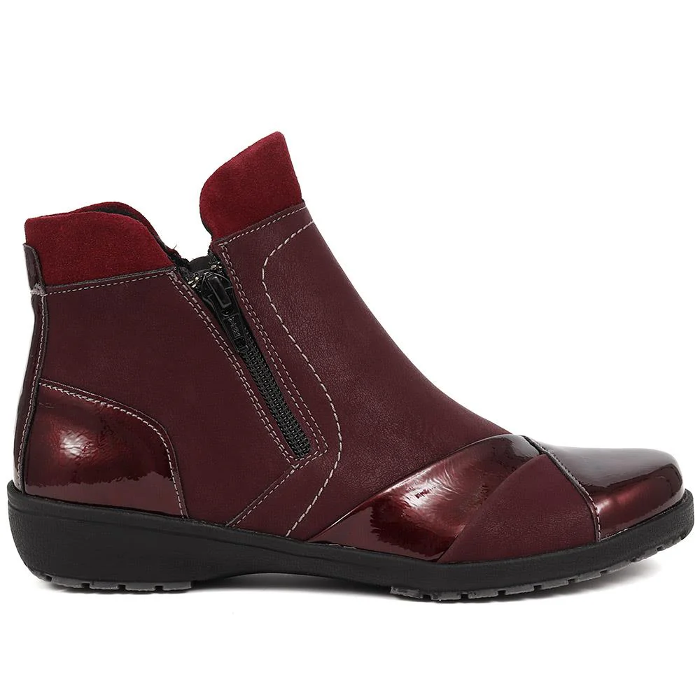 Patent Accented Ankle Boots - CAL38009 / 324 437 - Burgundy - Image 2