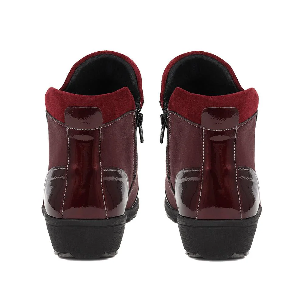 Patent Accented Ankle Boots - CAL38009 / 324 437 - Burgundy - Image 3