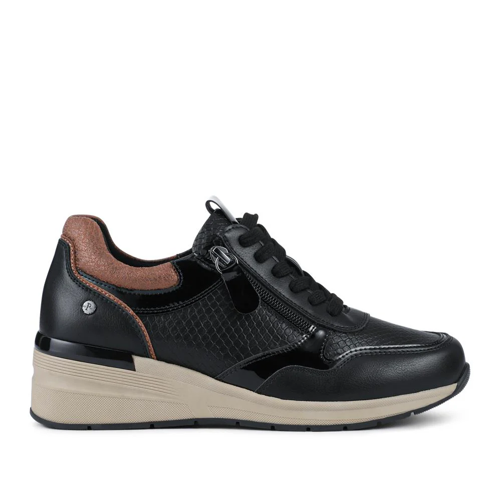 Platform Lace-Up Trainers with Side Zip - WOIL42006 / 328 221 - Black - Image 3