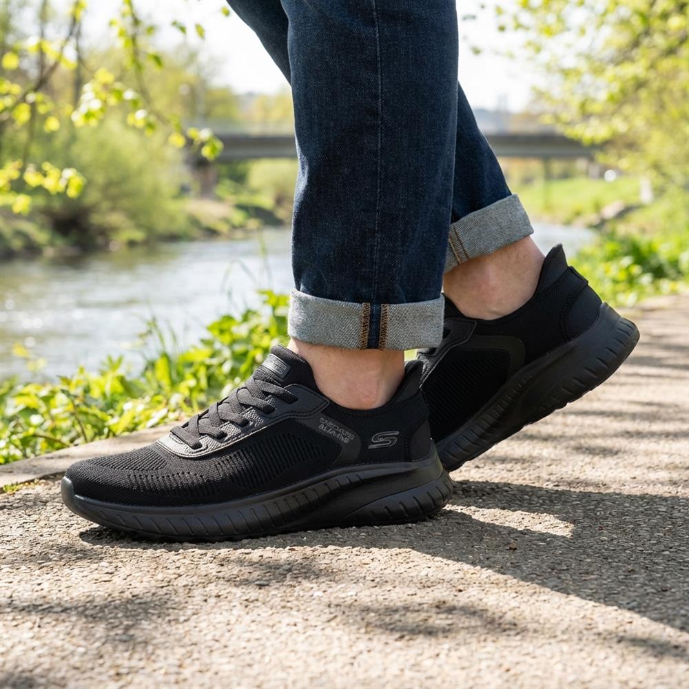 Skechers Bob Squad Chaos Solid Step Trainers - SKE43512 / 328 725 - Black - Image 2