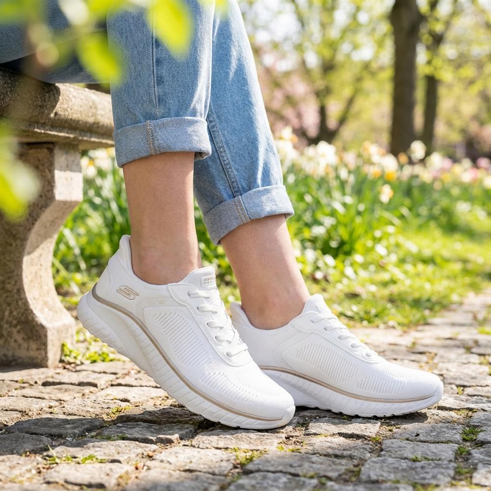 Skechers BOBS Squad Chaos Current-Muse Trainers - SKE43517 / 328 733 - White-Gold - Image 2
