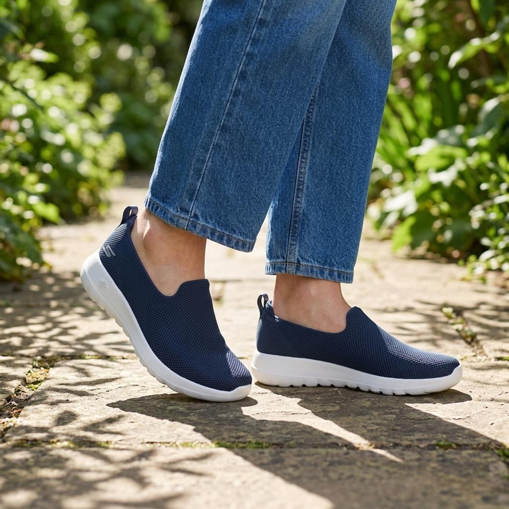 Skechers GO WALK Joy - Sensational Day Trainers - SKE43131 / 330 351 - Navy - Image 2