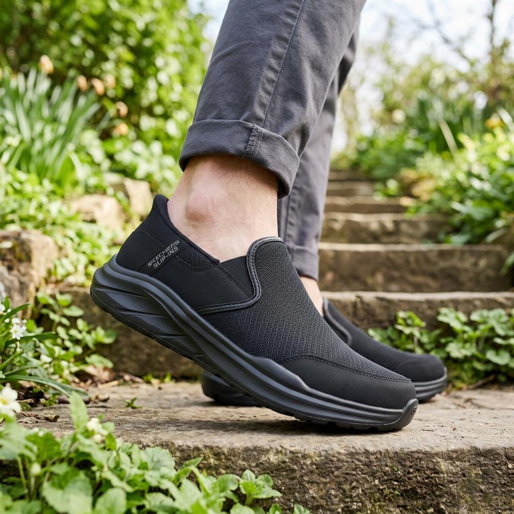Skechers Slip-ins Equaliser 6.0 Trainers - SKE43075 / 328 903 - Black-Black - Image 2