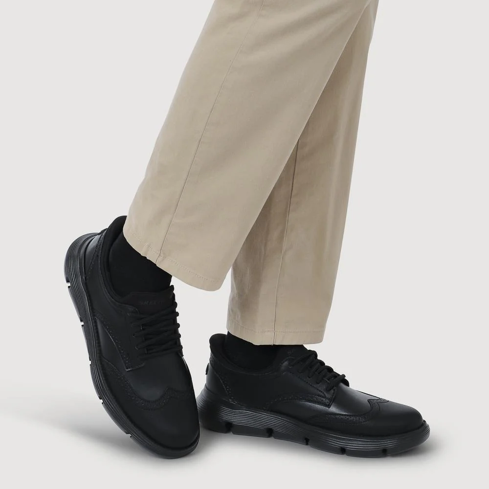 Skechers Slip-ins: Garza - Sully Trainers - SKE42024 / 327 828 - Black - Image 5