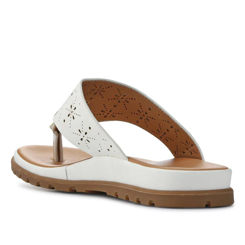 Laser Cut Toe Post Sandals - BAIZH41055 / 327 225 - White - Image 3