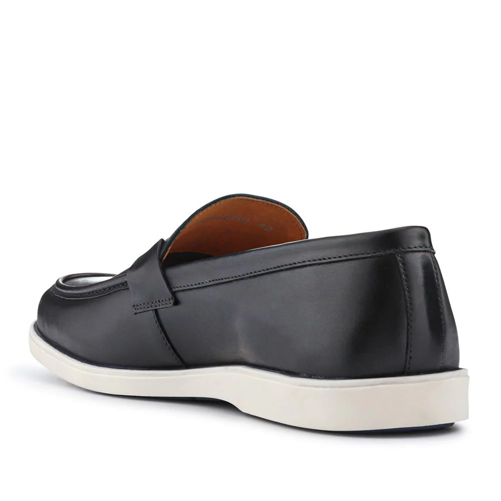 Smart All-Leather Loafers - SAKM41010 / 327 204 - Black - Image 3