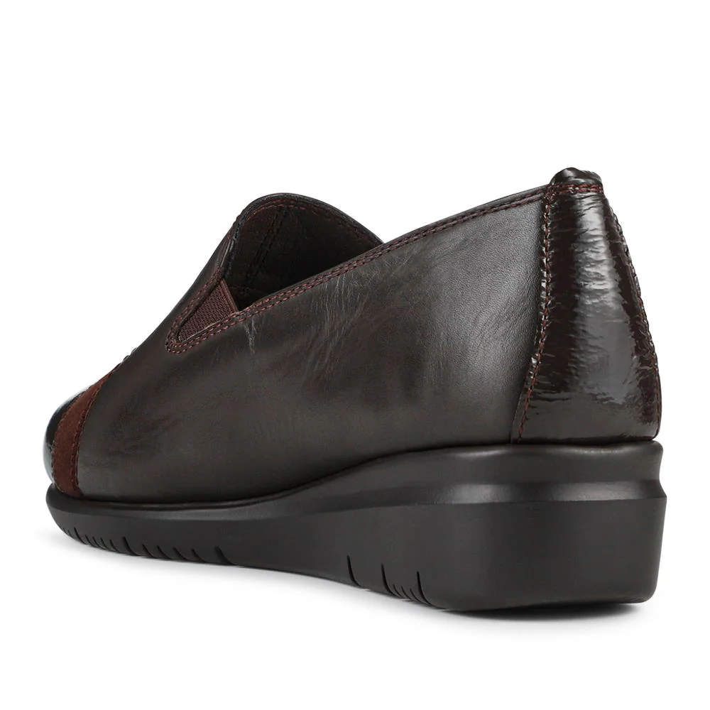 Smart Leather Slip-On Shoes - SERVI42001 / 328 005 - Brown - Image 3